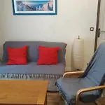 2 Rooms Near Metro In An Alive District Of Paris